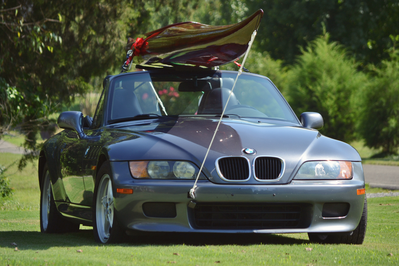 Illustration for article titled 1999 BMW Z3 Roadster: Will It Kayak?